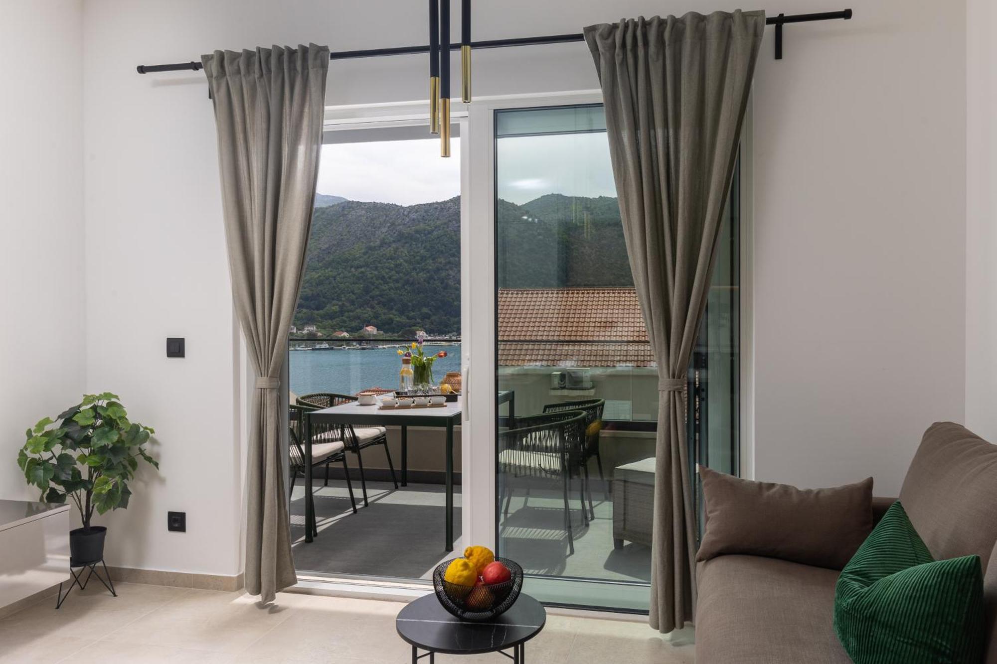 Luxury Apartments Blue Moon - New Apartments สลาโน ภายนอก รูปภาพ