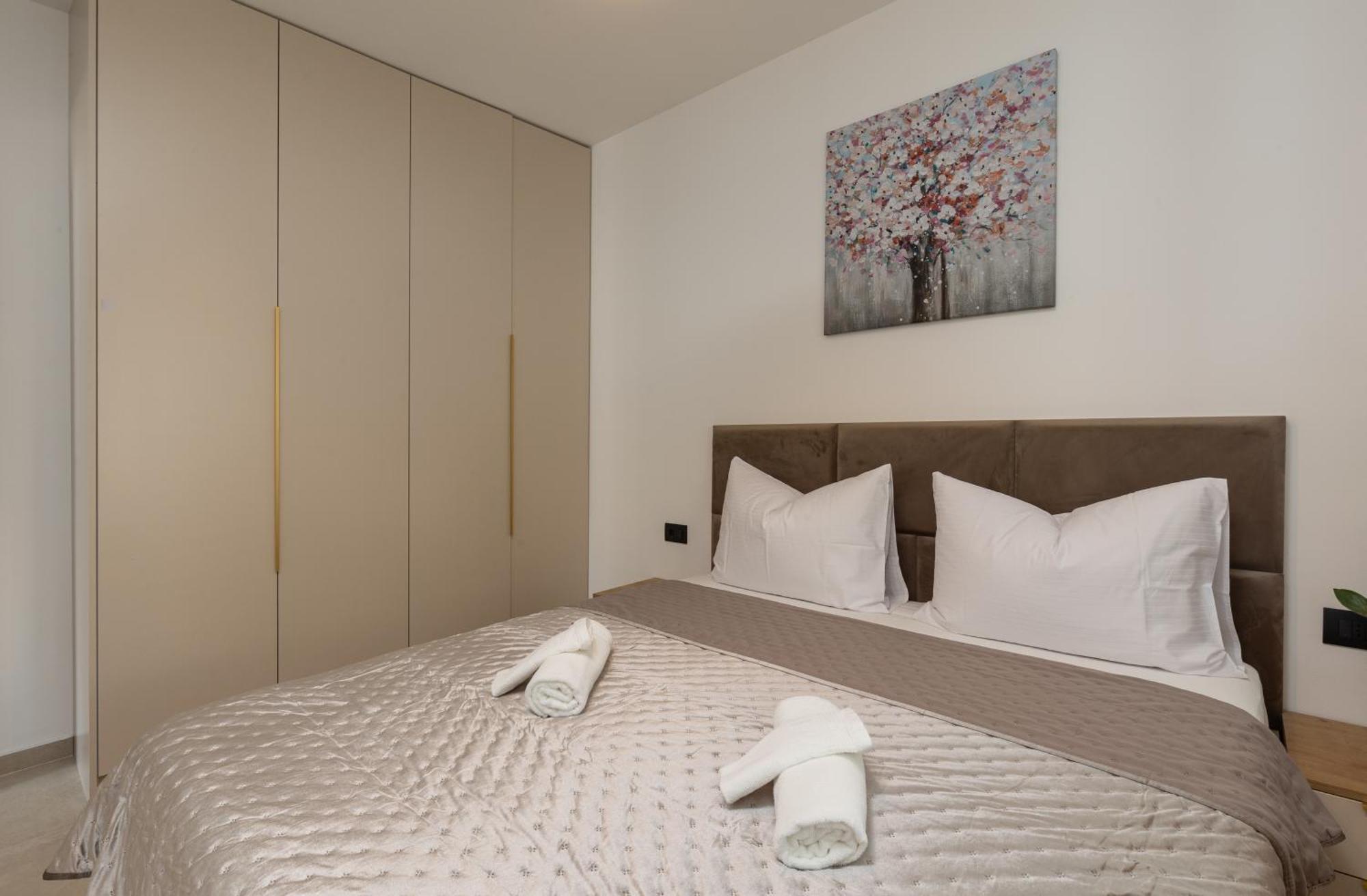 Luxury Apartments Blue Moon - New Apartments สลาโน ภายนอก รูปภาพ